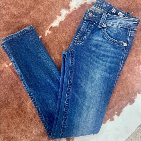 FOUR pairs - 29” lot 👖 - Picture 4 of 6